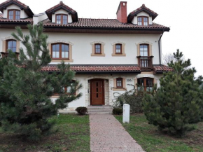 Dom przy stoku, Antoniów
